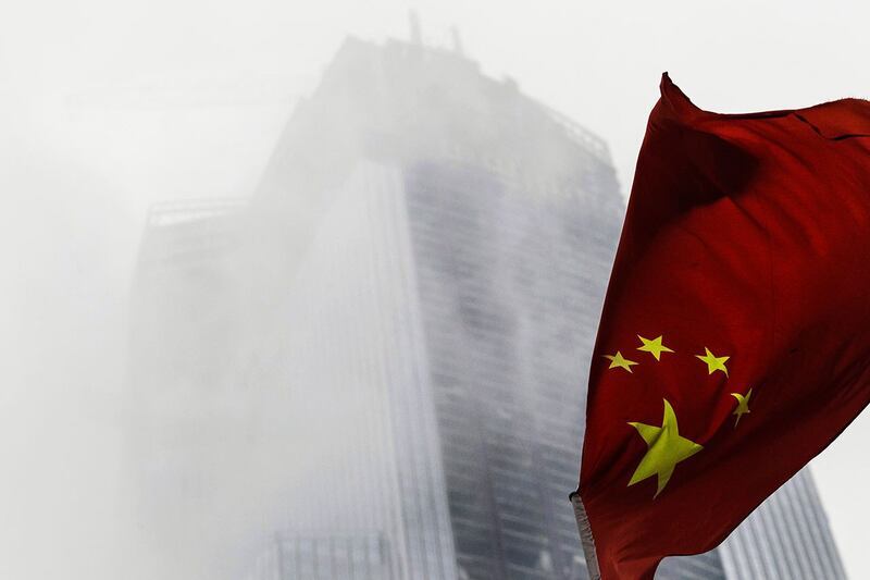 中指研究院发布的《百城价格指数报告》则指出,截至7月,百城新建住房价格连跌3个月,维持在均价16177元/平方米的稳定值;二手住宅价格连跌3个月,较去年同期已达到最低值15685元/平方米。(路透社资料图片)
