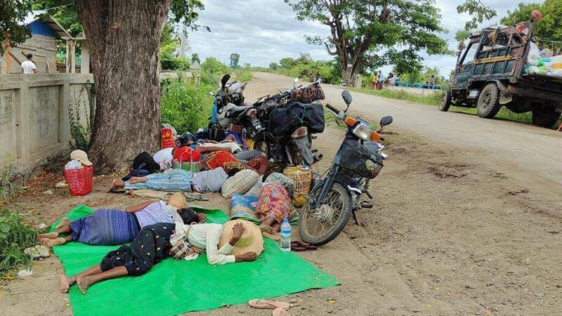 စစ်ကိုင်းတိုင်း၊ တန့်ဆည်မြို့နယ်မှ စစ်ဘေးဒုက္ခသည်များအား ၂၀၂၃ ခုနှစ် စက်တင်ဘာလ ၂၃ ရက်နေ့က တွေ့ရစဉ်။ (Photo: Citizen Journalist)