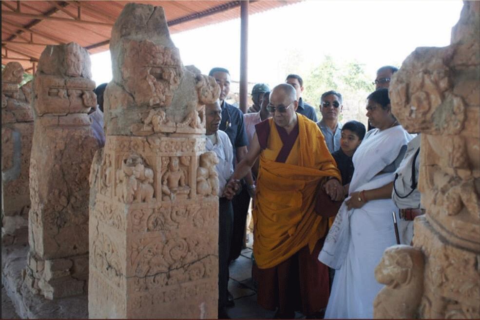 ༧གོང་ས་མཆོག་དེ་སྔ་ཆ་ཏི་སི་གྷར་དུ་ཆིབས་བསྒྱུར་སྐབས་ཀྱི་སྐུ་པར།