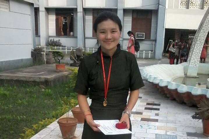 བུ་མོ་སྐལ་བཟང་མཚོ་མོ་ལ