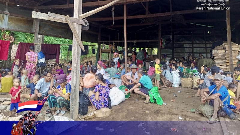 ညောင်လေးပင်ခရိုင် မူးမြို့နယ်မှ စစ်ဘေးဒုက္ခသည်များအား ၂၀၂၃ ခုနှစ် မေလ ၁၆ ရက်နေ့က တွေ့ရစဉ်။ (Photo: 𝗞𝗮𝗿𝗲𝗻 𝗡𝗮𝘁𝗶𝗼𝗻𝗮𝗹 𝗨𝗻𝗶𝗼𝗻)