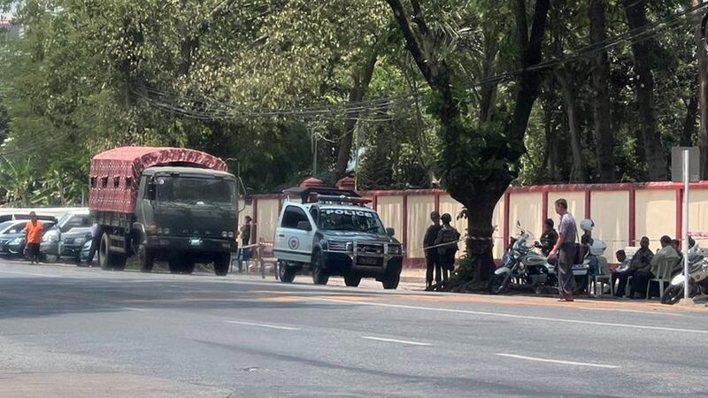 ရန်ကုန်မြို့မှာ စစ်ကောင်စီတပ်ဖွဲ့ဝင်များကို ၂၀၂၂ ခုနှစ် မတ်လ ၃၁ ရက်နေ့တွင် တွေ့ရစဥ် (Photo: RFA)