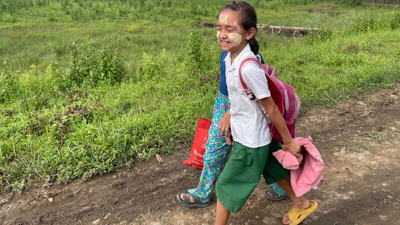 ပူတာအိုမှ စစ်ဘေးဒုက္ခသည် ကလေးငယ်များအား ၂၀၂၃ ခုနှစ် သြဂုတ်လ ၁၇ ရက်နေ့က တွေ့ရစဉ်။ (Photo: RFA)