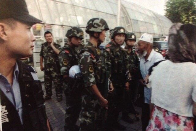 རྒྱ་ནག་གཞུང་གིས་ཡུ་གུར་བའི་ཐོག་དམ་དྲག་གི་རྣམ་པ།