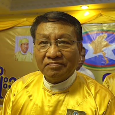နိုင်ငံရေးဒီမိုကရက်တစ်ပါတီ DNP ပါတီ ဥက္ကဋ္ဌ ဦးစိုးမောင်ကို တွေ့ရစဉ်