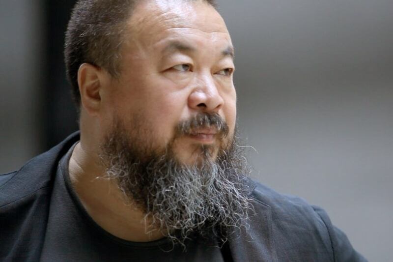 རྒྱ་རིགས་སྒྱུ་རྩལ་བ་ཨེ་ཝེ་ཝེ་Ai Weiwei་མཆོག་གི་ཉེ་པར།