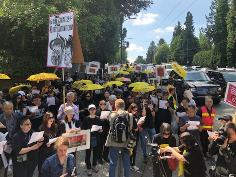 2019年6月16日,温哥华发起 “反送中丶撤恶法” 集会抗议,逾1,600人参加。(记者柳飞)