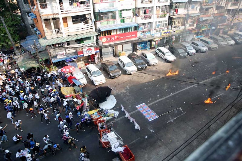 /english/multimedia/police-shooting-at-protesters-gallery-02282021224916.html/005.jpg