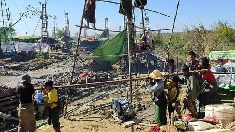 မန္တလေးတိုင်း၊ ညောင်ဦးမြို့နယ်ရှိ တက်မရေနံမြေလုပ်ငန်းခွင်တစ်နေရာအား တွေ့ရစဉ်။ (Photo: Citizen Journalist)