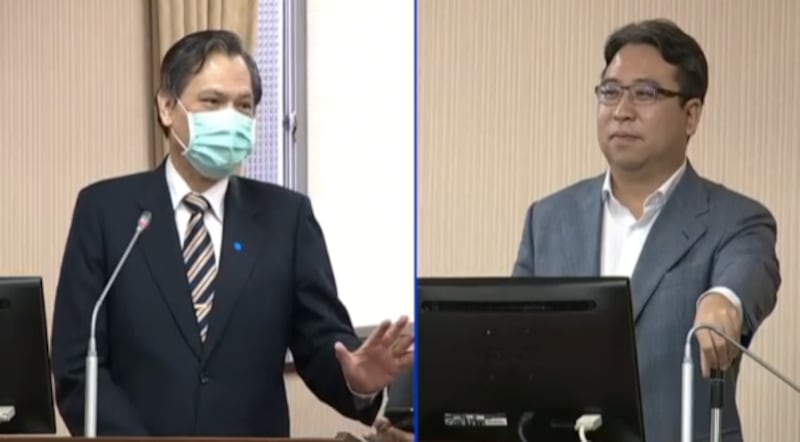陆委会主委陈明通(左)答询指台湾可援引“港澳条例”18条，因政治受迫害的港人。(记者 黄春梅摄)