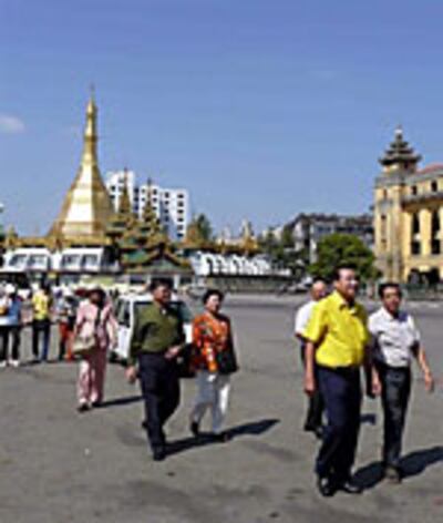 sule_tourist_150px.jpg