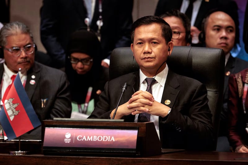 ၂၀၂၃ ခုနှစ် စက်တင်ဘာ ၆ ရက်က အင်ဒိုနီးရှားနိုင်ငံ ဂျကာတာ၌ ကျင်းပသည့် ၄၃ ကြိမ်မြောက် အာဆီယံ ထိပ်သီးအစည်းအဝေးတွင် ကမ္ဘောဒီးယားဝန်ကြီးချုပ် ဟွန်မာနက် တက်ရောက်ခဲ့စဉ်။ (Reuters)