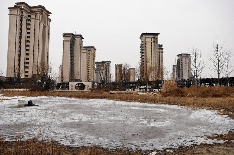 2024年2月1日拍摄于河北省石家庄郊区,恒大未完工住宅区。(路透社)