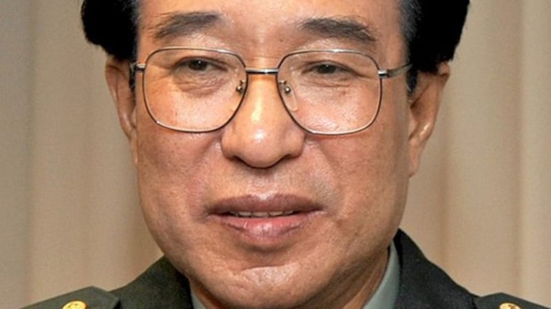 徐才厚主持全军政治工作13年，贪腐自立山头几乎搞垮解放军。（维基百科）