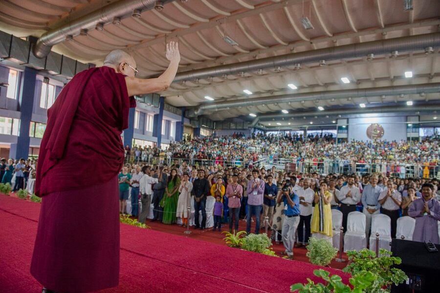 ༧གོང་ས་མཆོག་རྒྱ་གར་གྱི་གྲོང་ཁྱེར་Chennaནང་གི་བཟོ་རྩལ་རིག་གནས་ཀྱི་གཙུག་ལག་སློབ་གྲ་ཆེན་མོར་ཕེབས་སྐབས། ༢༠༡༥།༡༡།༡༠