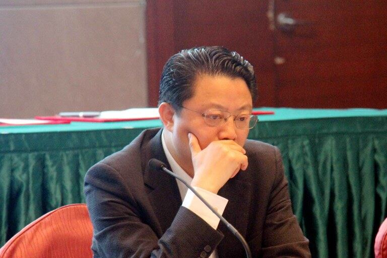 རྒྱ་ནག་ནན་ཅིན་གྲོང་ཁྱེར་གྱི་དམར་ཤོག་དྲུང་ཆེ་ཡཱང་ཝེ་ཙིYang Weize 2014/5