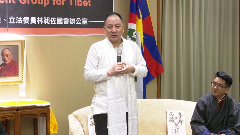 达赖喇嘛驻台代表达瓦才仁表示达赖喇嘛的身体状况飞台湾没问题。(记者李宗翰摄)