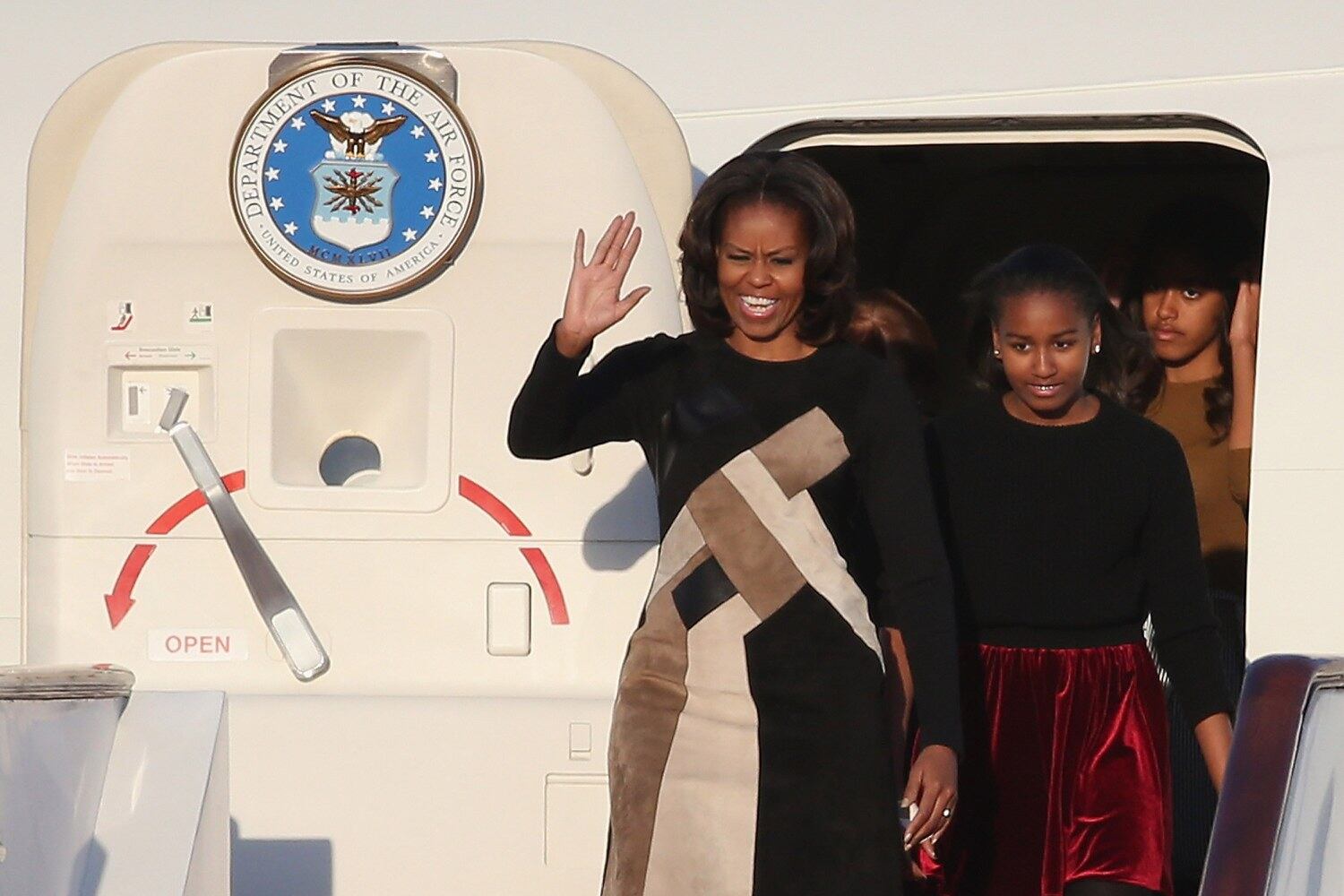 ཨ་རིའི་སྲིད་འཛིན་ཨོ་བྷ་མའི་ལྕམ་Michelle Obamaརྒྱ་ནག་ལ་འབྱོར་སྐབས། ༢༡༠༤།༣།༢༠