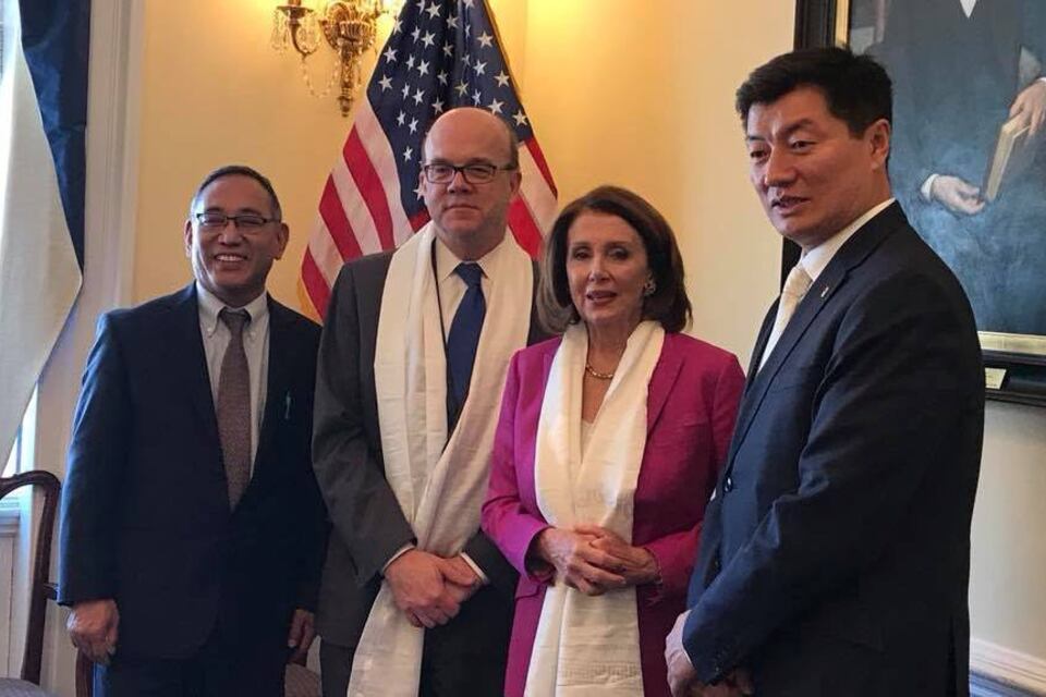 སྲིད་སྐྱོང་མཆོག་གིས་ཨ་རིའི་གྲོས་ཚོགས་ཀྱི་གནད་ཡོད་མི་སྣར་མཇལ་མོལ་སྐབས། ༢༠༡༨།༤།༡༢