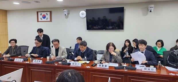 19일 한국 국회에서 열린 '2025 김정은의 선택, 우리의 선택' 정책 토론회.