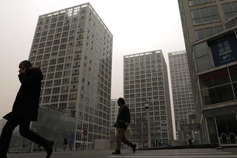 房企施工减缓、甚至停止开发新项目,将直接影响到这1/19中国人口的就业和收入,更影响到民众加杠杆购买刚需住房,甚至投资的信心。(路透社资料图片)