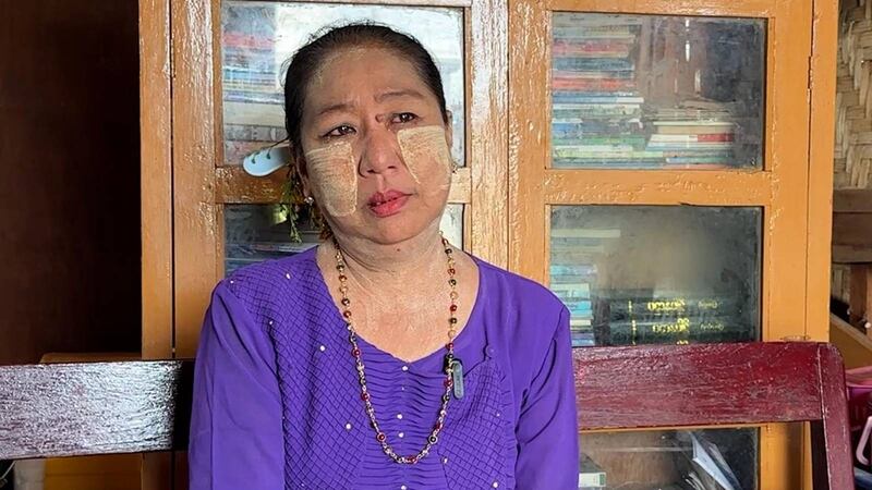 မန္တလေးတိုင်း ပုသိမ်ကြီးမြို့နယ် မင်းကင်းကုန်းရွာမှ ဇာတ်မင်းသမီး စကားဝါဒေလီမြင့်အား ၂၀၂၃ ခုနှစ် ဇွန်လ ၁၆ ရက်နေ့က တွေ့ရစဉ်။ (Photo: RFA)