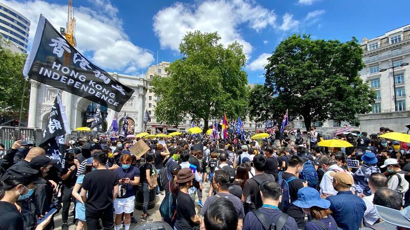 初到英国,经过10日隔离后,陈先生(化名)即参与当地的612集会,之后再参加支持《苹果日报》的集会。在自由的空气下,合法安全地参与集会的感觉,恍如隔世,熟悉又陌生。 (受访者提供)