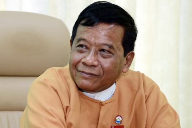 မန္တလေးတိုင်း ဝန်ကြီးချုပ် ဒေါက်တာ ဇော်မြင့်မောင် ကို တွေ့ရစဉ်