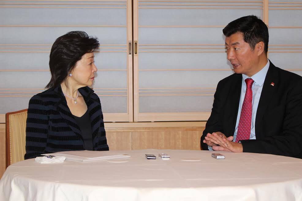 ཉི་ཧོང་གི་རྒྱལ་ཡོངས་ཉམས་ཞིབ་ལས་ཁང་ཞིག་གི་འགན་འཛིན་ལྕམ་(Yoshiko Sakurai)་དང་སྲིད་སྐྱོང་མཆོག ༢༠༡༧།༢།༡༣