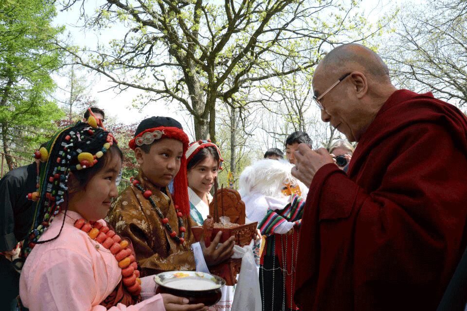 ༧གོང་ས་མཆོག་ཝིས་ཀན་སིན་དུ་ཞབས་སོར་འཁོད་པ།