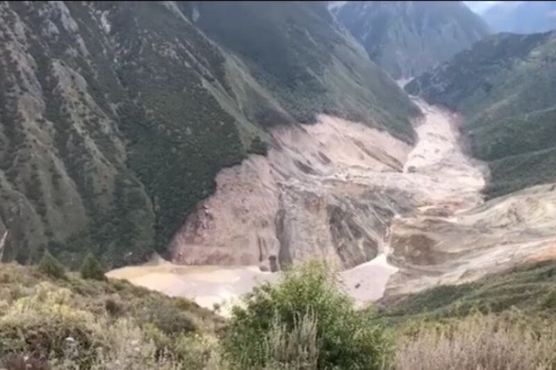 ཆབ་མདོ་འཇོ་མདའ་སྤོ་ལུ་ས་ཁུལ་དུ་རི་ཉིལ་ནས་འབྲི་ཆུ་འགག་པའི་ཡུལ་དངོས། ༢༠༡༨།༡༠།༡༡