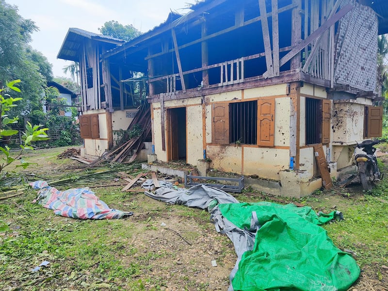 စစ်ကိုင်းတိုင်း၊ မင်းကင်းမြို့နယ်၊ မတောရွာကို လေကြောင်းဖြင့် ဗုံးကြဲတိုက်ခိုက်အပြီး ၂၀၂၄ ခုနှစ်၊ ဇွန်လ ၄ ရက်နေ့က တွေ့ရစဉ်။ (Photo: Student's Revolutionary Force)