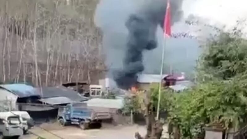 ၂၀၂၄ ခုနှစ်၊ မတ်လ ၈ ရက်နေ့က စစ်ကောင်စီတပ် ပစ်လိုက်သည့် လက်နက်ကြီး တရုတ်နိုင်ငံဘက်ကို ကျရောက်ခဲ့စဉ်။ (Citizen Photo)