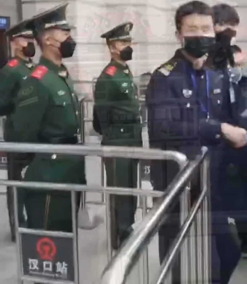 武汉当局1月23日关闭汉口站(视频截图)