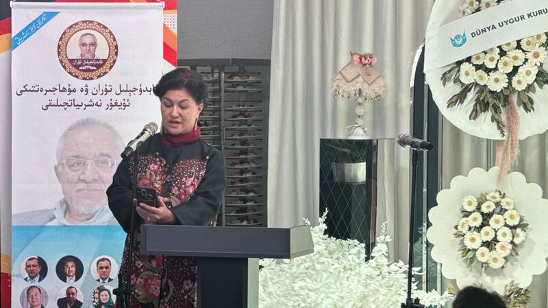 ئۇيغۇر ھەرىكىتى تەشكىلاتىنىڭ مۇدىرى روشەن ئابباس سۆزلەۋاتىدۇ. 2024-يىلى 29-ئۆكتەبىر، ئىستانبۇل