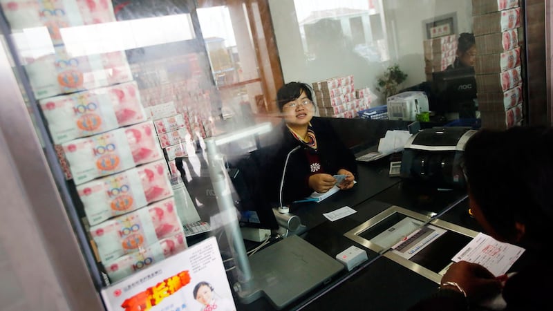 中国政府监管存户资金流向,民众忧回到计划经济年代。(路透社图片)