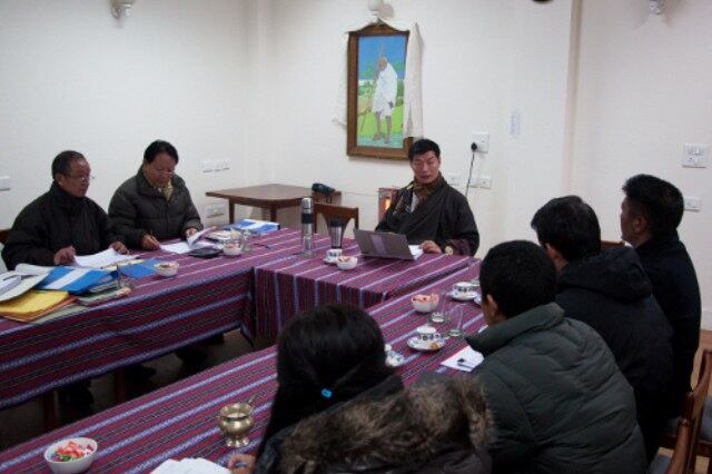 ་ལོ་འཁོར་སྔོན་རྩིས་འཆར་འབུལ་ལ་ཞིབ་འཇུག་