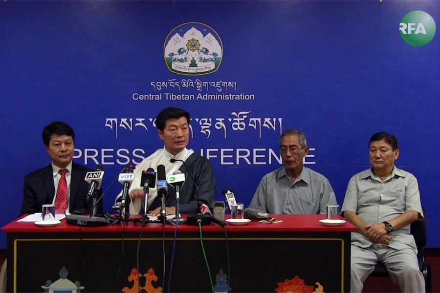 རྒྱ་ནག་གི་ཡིག་ཆ་དཀར་པོར་ལན་འདེབས་ཀྱི་གསལ་འགོད་གསལ་བསྒྲགས་སྐབས། ༢༠༡༥།༩།༡
