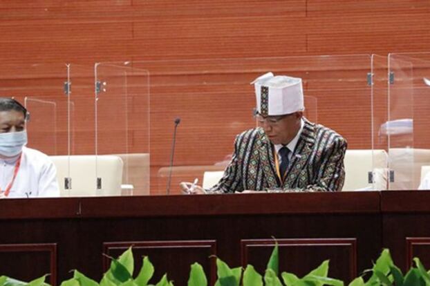 ဒေါက်တာဆလိုင်းလျန်မှုန်းဆာခေါင်း က ၂၁ ရာစု ပင်လုံညီလာခံ သဘောတူညီချက်စာချုပ်ကို ၂၀၂၀ သြဂုတ် ၂၁ ရက်နေ့က လက်မှတ်ရေးထိုးစဉ်
