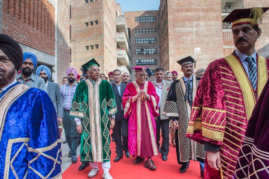 ༧གོང་ས་མཆོག་གིས་རྒྱ་གར་Punjabམངའ་སྡེ་ནང་མཛད་འཕྲིན་སྐྱོང་བཞིན་པ། ༢༠༡༥།༡༡།༡༤
