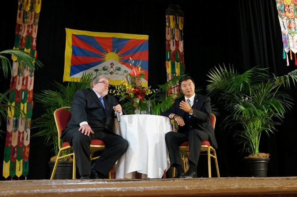 སྲིད་སྐྱོང་བློ་བཟང་སེང་གེ་མཆོག་ཨོ་སི་ཁྲོརིཡའི་གྲོང་ཁྱེར་(Melbourne)་དུ། ༢༠༡༧།༨།༡༡