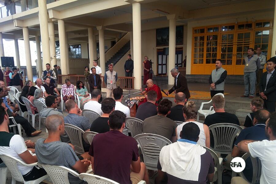 ༧གོང་ས་མཆོག་གིས་ཨོསི་ཏྲེ་རི་ལི་ཡའི་དབྱུག་རྩེད་སྤོ་ལོའི་རྕེད་འགྲན་རུ་ཁག་ལ་མཇལ་ཁ་དང་བཀའ་སློབ་གནང་སྐབས། ༢༠༡༧།༣།༢༤