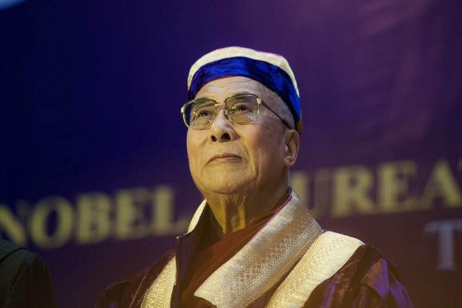 གོང་ས་མཆོག་རྒྱ་གར་ཧི་མ་ཅལ་སླིབ་ཆེན་གྱི་མཛད་སྒོའི་དབུ་བཞུགས་སྐབས། ༢༠༡༤།༣།༡༩