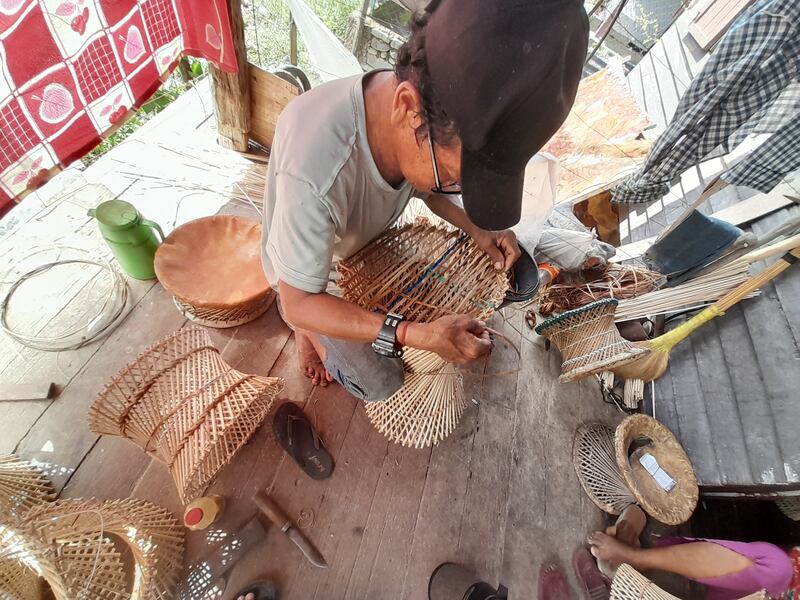 chin-traditional-chair