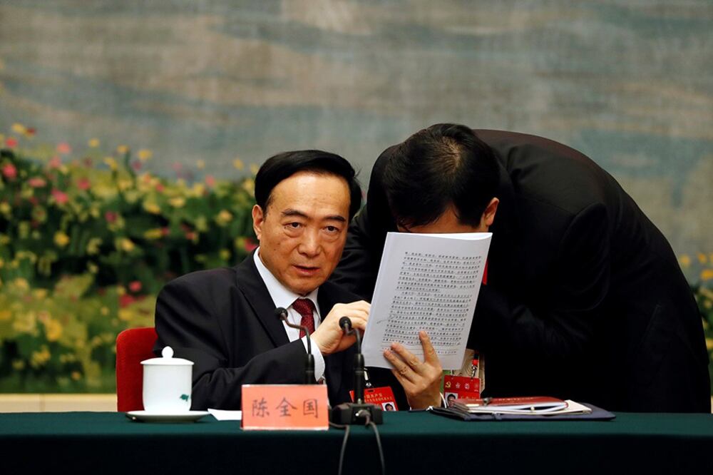 ཤར་ཏུར་ཀིསུ་ཐན་ནམ་ཤིན་ཅང་གི་རྒྱ་ནག་དམར་ཤོག་དྲུང་ཆེ་(Chen Quanguo) ༢༠༡༧