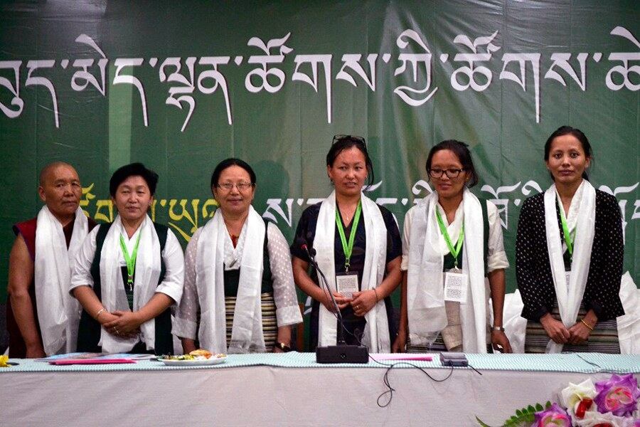 བོད་ཀྱི་བུད་མེད་ལྷན་ཚོཊ་ཀྱི་ཚོཊ་ཆེན་མཇུག་སྒྲིལ་དང་རྒྱུན་ལས་གསར་འདེམས་སྐབས། ༢༠༡༥།༥།༣
