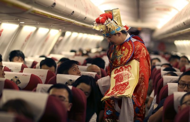 中国民航局2024年1月8日表示,预计在即将到来的四十天春运期间,民航运输旅客量将达到八千万人次。(路透社资料图片)