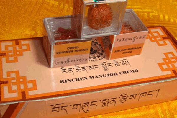 བཞུགས་སྒར་སྨན་རྩིས་ཁང་ནས་བཟོས་པའི་རིན་ཆེན་མང་སྦྱོར་ཆེན་མོའི་ངོ་སྤྲོད།