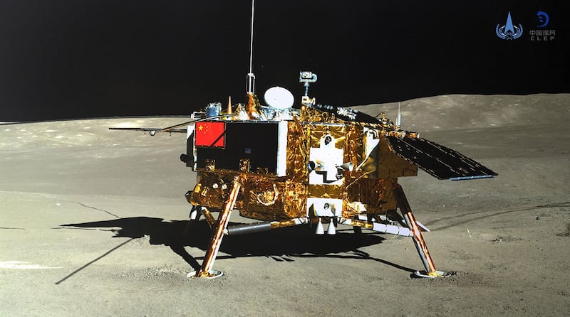 2019年1月11日,嫦娥四号探测器着陆月球。(China National Space Administration (CNSA) via CNS / AFP )