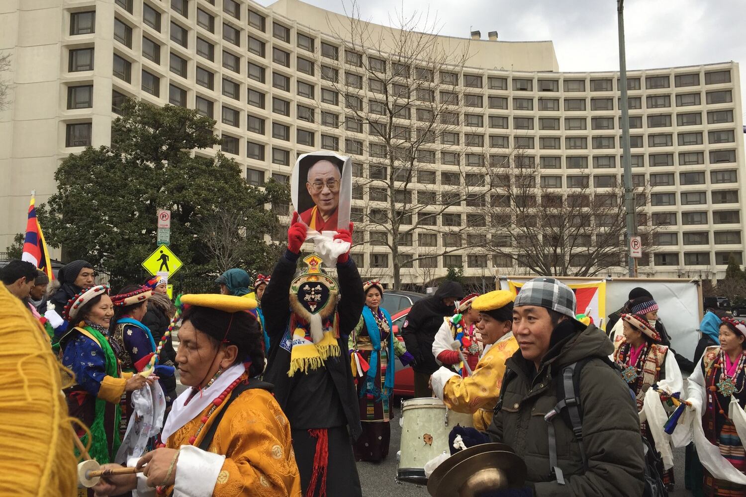 ཨ་རིའི་རྒྱལ་ཡོངས་སྨོན་ལམ་གསོལ་སྟོན་སྐབས་བོད་མི་ཚོས་དགའ་སྟོན། ༢༠༡༥།༢།༥ ཀླུ་འབུམ
